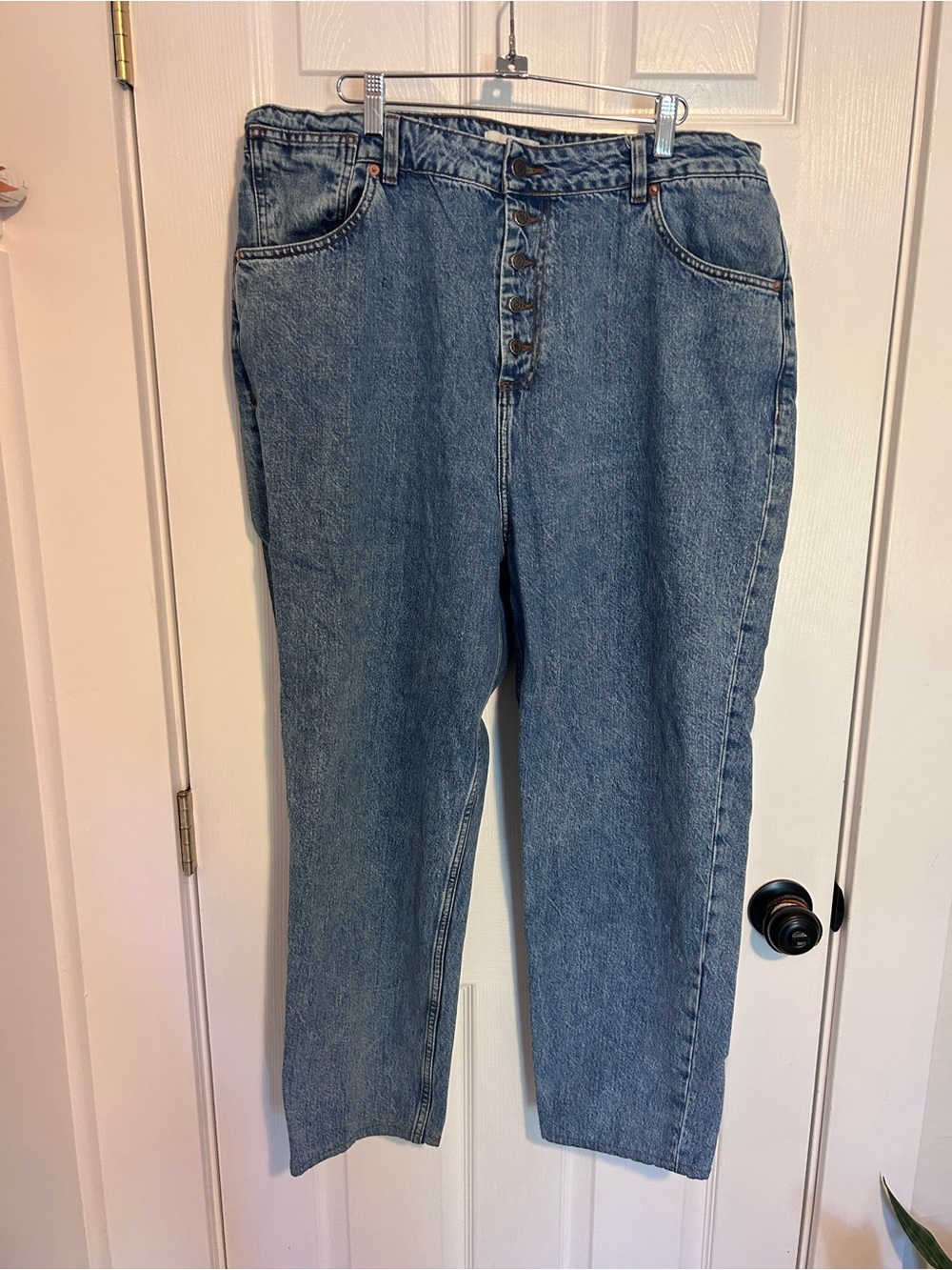 Decade Studios Relaxed Button-Fly Men's Jeans in Medium Blue
